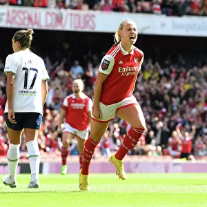 Arsenal's Beth Mead Scores Dramatic Winner in London Derby Against Tottenham Hotspur (FA WSL 2022-23)