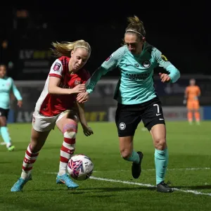 Arsenal's Beth Mead vs Brighton's Aileen Whelan: FA WSL Showdown at Meadow Park