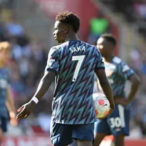 Arsenal's Bukayo Saka in Action against Southampton in the Premier League (2021-22)