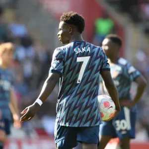 Arsenal's Bukayo Saka in Action against Southampton in the Premier League (2021-22)