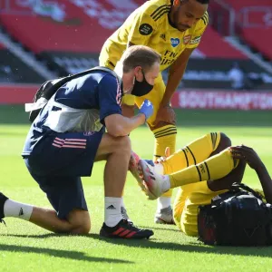 Arsenal's Bukayo Saka Receives Treatment from Physio during Southampton Clash (2019-20) Arsenal's Bukayo Saka Receives Treatment from Physio during Southampton Clash (2019-20)