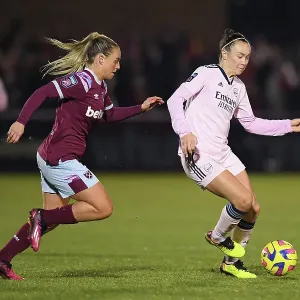 Arsenal's Caitlin Foord in Action against West Ham United in Barclays Women's Super League Arsenal's Caitlin Foord in Action against West Ham United in Barclays Women's Super League