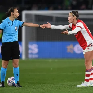 Arsenal's Caitlin Foord Appeals in Dramatic UEFA Women's Champions League Quarterfinals Clash vs. VfL Wolfsburg