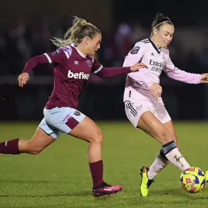 Arsenal's Caitlin Foord Shines in Women's Super League Clash Against West Ham United Arsenal's Caitlin Foord Shines in Women's Super League Clash Against West Ham United
