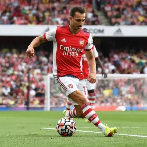 Arsenal's Cedric Soares in Action: Arsenal vs. Norwich City (2021-22) Arsenal's Cedric Soares in Action: Arsenal vs. Norwich City (2021-22)