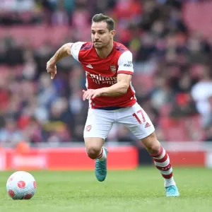 Arsenal's Cedric Soares in Action Against Brighton & Hove Albion - Premier League 2021-22