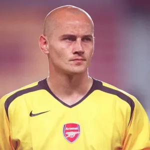 Arsenal's Cygan Leads the Way: 2-0 Victory Over Sparta Prague in Champions League Group B