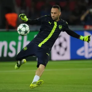 Arsenal's David Ospina Gears Up for Paris Saint-Germain Showdown in 2016-17 Champions League