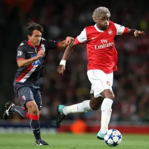 Arsenal's Dominance: Alex Song Shines in 6-0 UEFA Champions League Victory over SC Braga Arsenal's Dominance: Alex Song Shines in 6-0 UEFA Champions League Victory over SC Braga