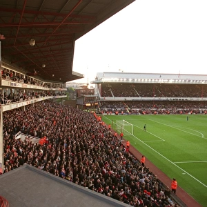 Arsenal's Dominant Victory: 7-0 Over Everton in the Barclays Premiership, Highbury, London, 11/5/05