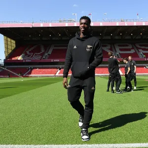 Arsenal's Eddie Nketiah Examines Nottingham Forest's Premier League Pitch Before Showdown (2022-23)