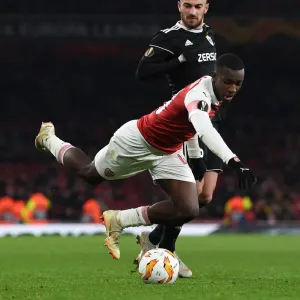 Arsenal's Eddie Nketiah Tripped by Qarabag's Maksin Medvedev during Europa League Clash