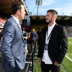 Arsenal's Edu Reunites with Former Team Mates Ahead of Watford Clash (2019-20)