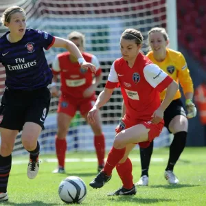 Arsenal's Ellen White Faces Off Against Bristol's Loren Dykes in FA Women's Cup Final Showdown Arsenal's Ellen White Faces Off Against Bristol's Loren Dykes in FA Women's Cup Final Showdown