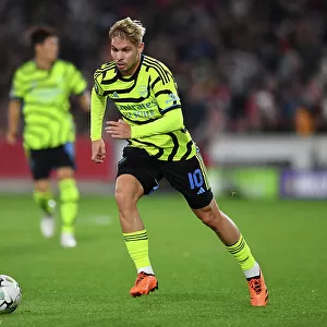 Arsenal's Emile Smith Rowe in Action against Brentford in Carabao Cup Third Round, 2023-24