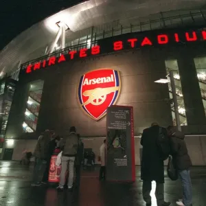 Arsenal's Emirates Stadium: 3-1 Victory Over Hamburg in UEFA Champions League Group G (November 2006)
