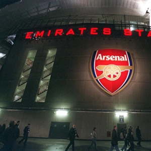Arsenal's Emirates Stadium: Pre-Match Excitement, UEFA Champions League: Arsenal vs. Hamburg (3:1), London, 21/11/06