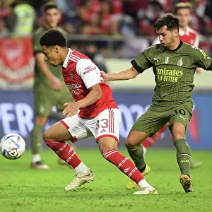 Arsenal's Ethan Nwaneri Outsmarts AC Milan's Brahim Diaz in Dubai Super Cup Showdown