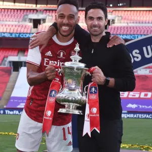 Arsenal's FA Cup Victory: Arteta and Aubameyang Celebrate Empty-Handed at Wembley Arsenal's FA Cup Victory: Arteta and Aubameyang Celebrate Empty-Handed at Wembley