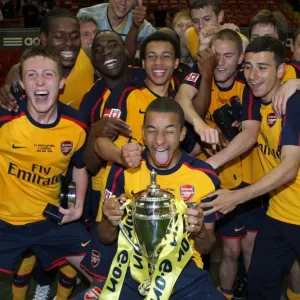 Arsenal's FA Youth Cup Triumph: 2-1 Over Liverpool (6-2 Agg.) Arsenal's FA Youth Cup Triumph: 2-1 Over Liverpool (6-2 Agg.)