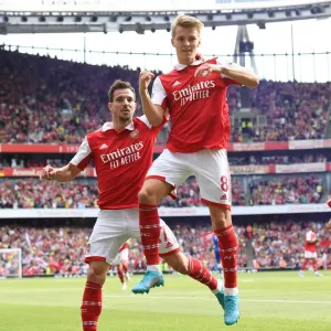 Arsenal's Five-Star Comeback: Martin Odegaard's Goal Seals Victory Over Everton