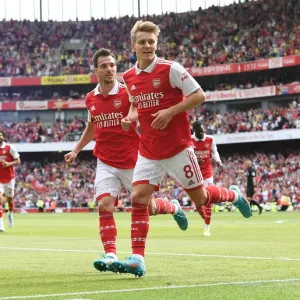 Arsenal's Five-Star Victory: Martin Odegaard Scores in Arsenal v Everton (2021-22)