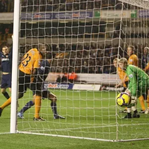 Arsenal's Fortune: Zubar's Own Goal Seals 4-1 Victory Over Wolves Arsenal's Fortune: Zubar's Own Goal Seals 4-1 Victory Over Wolves