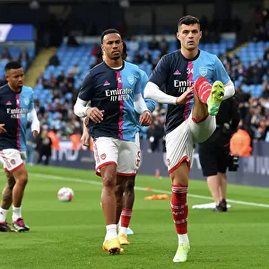 Arsenal's Gabriel and Xhaka Warm Up Ahead of Manchester City Showdown - Premier League 2022-23