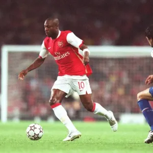 Arsenal's Gallas and Gonzalez Clash in Champions League Showdown: Arsenal 2-0 FC Porto