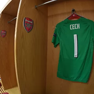 Arsenal's Empty Goalkeeper Jersey: Arsenal v Valencia, UEFA Europa League Semi-Final First Leg