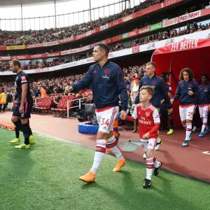 Arsenal FC Print - Granit Xhaka Leads Team Out Arsenal FC Print - Granit Xhaka Leads Team Out