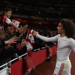 Arsenal's Guendouzi Delights Fan with Shirt Gift after Europa League Triumph Arsenal's Guendouzi Delights Fan with Shirt Gift after Europa League Triumph