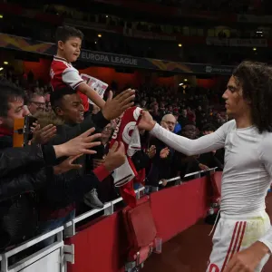 Arsenal's Guendouzi Gifts Shirt to Fan after Europa League Victory over Vitoria Guimaraes Arsenal's Guendouzi Gifts Shirt to Fan after Europa League Victory over Vitoria Guimaraes