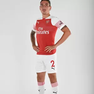 Arsenal's Hector Bellerin at 2018/19 First Team Photo Call
