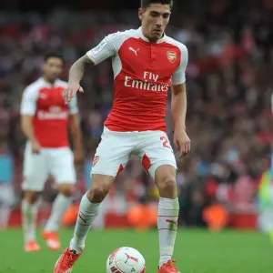 Arsenal's Hector Bellerin in Action at Emirates Cup 2015/16 vs VfL Wolfsburg