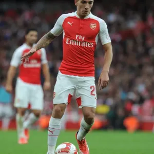 Arsenal's Hector Bellerin in Action at Emirates Cup 2015/16 vs VfL Wolfsburg