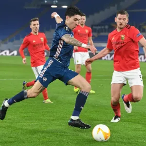 Arsenal's Hector Bellerin Clashes with Benfica's Jan Vertonghen in Europa League Showdown Arsenal's Hector Bellerin Clashes with Benfica's Jan Vertonghen in Europa League Showdown