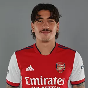 Arsenal's Hector Bellerin Gears Up for 2021-22 Season at London Colney Training Ground