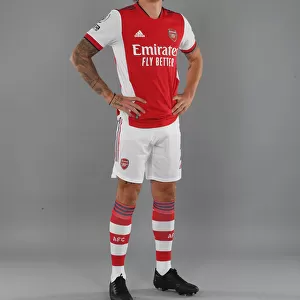 Arsenal's Hector Bellerin Prepares for 2021-22 Season Kick-Off at London Colney Training Ground