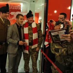 Arsenal's Jack Wilshere Pays Tribute to Armed Forces Before Arsenal vs. Fulham (2012-13)