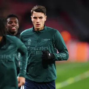 Arsenal's Jakub Kiwior Gears Up for PSV Eindhoven Clash in Champions League Group Stage Arsenal's Jakub Kiwior Gears Up for PSV Eindhoven Clash in Champions League Group Stage