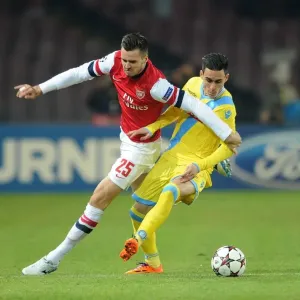 Arsenal's Jenkinson Outruns Callejon: A Stunning Moment in the Napoli Champions League Clash Arsenal's Jenkinson Outruns Callejon: A Stunning Moment in the Napoli Champions League Clash