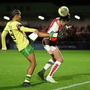 Arsenal's Jennifer Beattie Fights for Supremacy in FA WSL Cup Showdown Against Bristol City Arsenal's Jennifer Beattie Fights for Supremacy in FA WSL Cup Showdown Against Bristol City