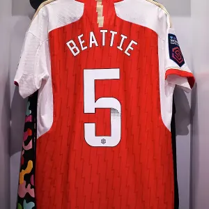 Arsenal's Jennifer Beattie Readies for Battle Against Tottenham Hotspur in FA WSL Cup