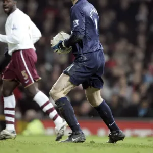 Arsenal's Jens Lehmann Endures Humbling 4-0 Defeat Against Manchester United in FA Cup Arsenal's Jens Lehmann Endures Humbling 4-0 Defeat Against Manchester United in FA Cup