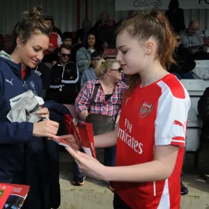 Arsenal's Jodie Taylor Celebrates FA Cup Victory with Fans after Thrilling 2-2 Draw against Notts County Ladies Arsenal's Jodie Taylor Celebrates FA Cup Victory with Fans after Thrilling 2-2 Draw against Notts County Ladies