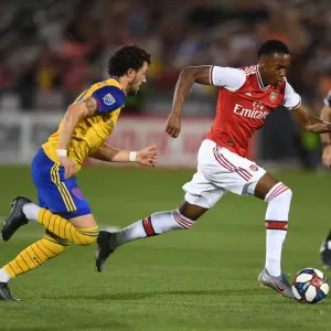 L'arsenale di joe willock affronta il colorado di jordan schweitzer nel clash pre-stagione del 2019 L'arsenale di joe willock affronta il colorado di jordan schweitzer nel clash pre-stagione del 2019