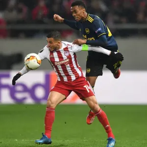 Arsenal's Joe Willock Faces Off Against Olympiacos Omar Elabdellaoui in Europa League Clash Arsenal's Joe Willock Faces Off Against Olympiacos Omar Elabdellaoui in Europa League Clash