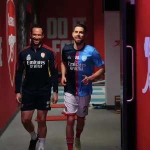 Arsenal's Jorginho Gears Up for Arsenal v Brighton & Hove Albion (2022-23)