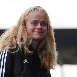 Arsenal's Kathrine Kuhl Readies for Manchester City Showdown in FA Women's Super League Arsenal's Kathrine Kuhl Readies for Manchester City Showdown in FA Women's Super League